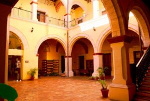 23122020escuel00a
