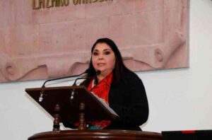 22102021diputadaloera00