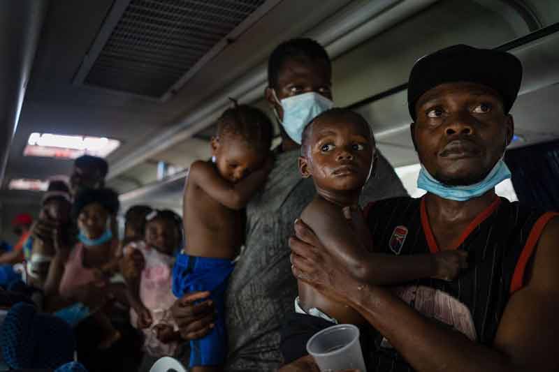 07020222haitianosmigran00