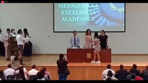 30042022medallaexcelencia00