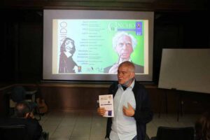 02082022filosofosvivos00