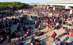 04102022migrantes00