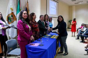 mujeres universitarias