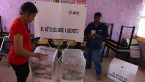 Pobladores que viven al sur de la ciudad sobre salida a la carretera Zacatecas acudieron a votar en estas elecciones para la  gubernatura de Coahuila