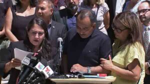 120226padrede3marines00